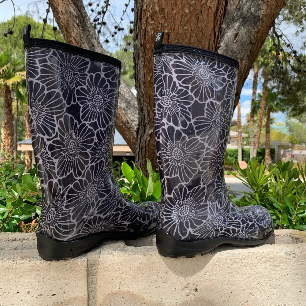 Kamik Grey Floral Waterproof Rubber Rain Boot